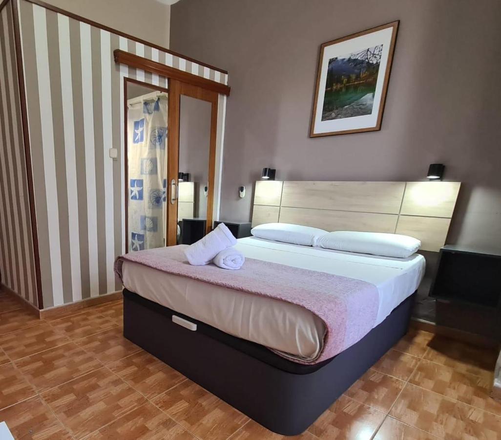 Hostal Miami Madrid Bagian luar foto
