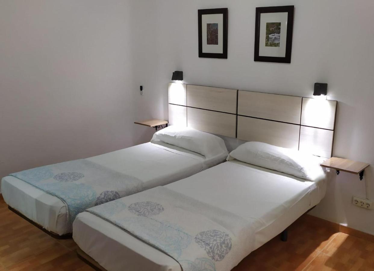 Hostal Miami Madrid Bagian luar foto
