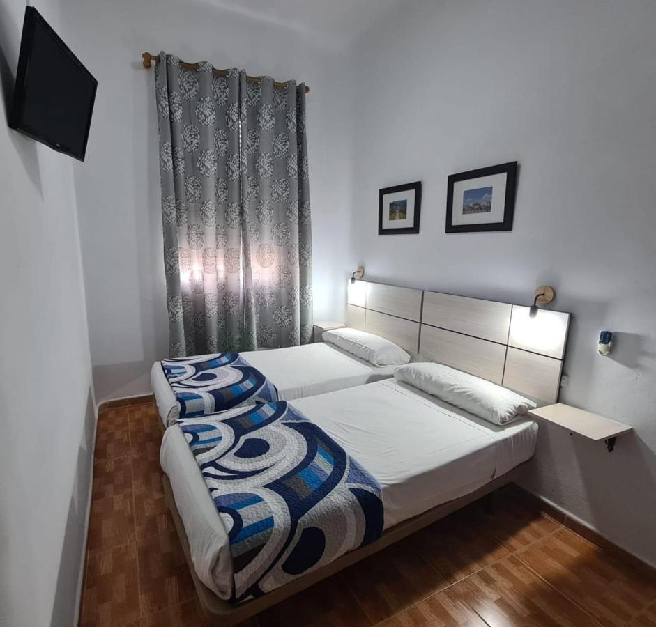 Hostal Miami Madrid Bagian luar foto