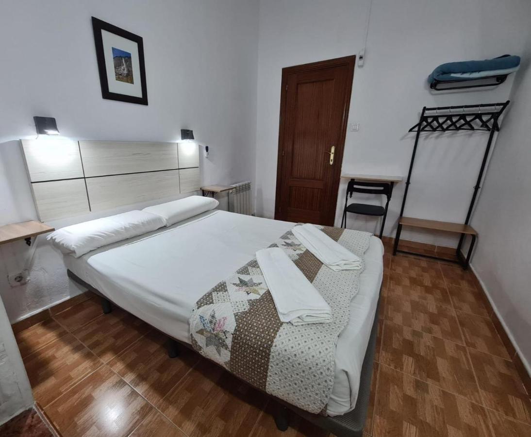 Hostal Miami Madrid Bagian luar foto