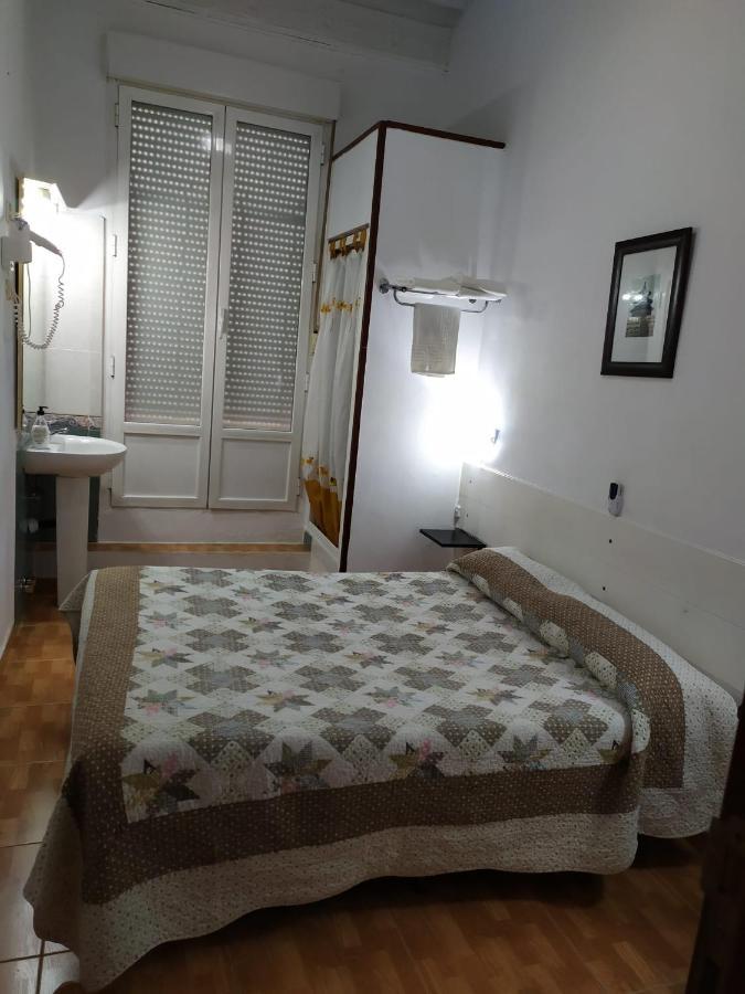 Hostal Miami Madrid Bagian luar foto